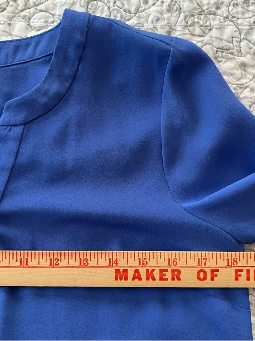 Talbots Cobalt Blue Split-Neck 3/4 Sleeve Blouse Classy Career Sophisticated - Picture 4 of 7